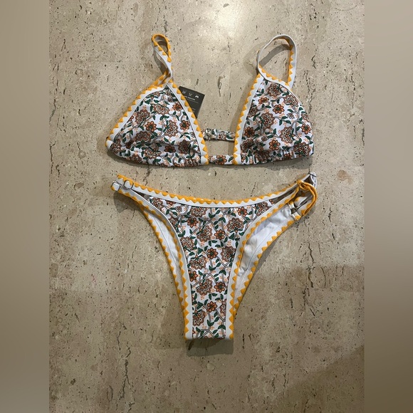 Bikinx Cheeky/Triangle Bikini Set Women’s Size Medium - Picture 1 of 7